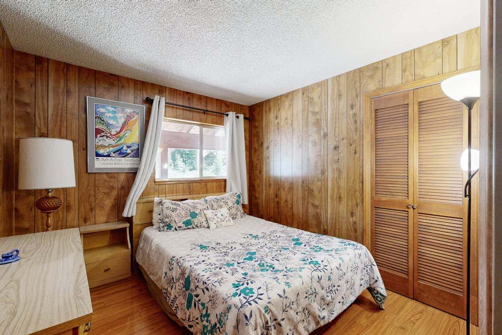 Dog-Friendly Tahoe City House Near Hiking and Skiing - Walk to Lake