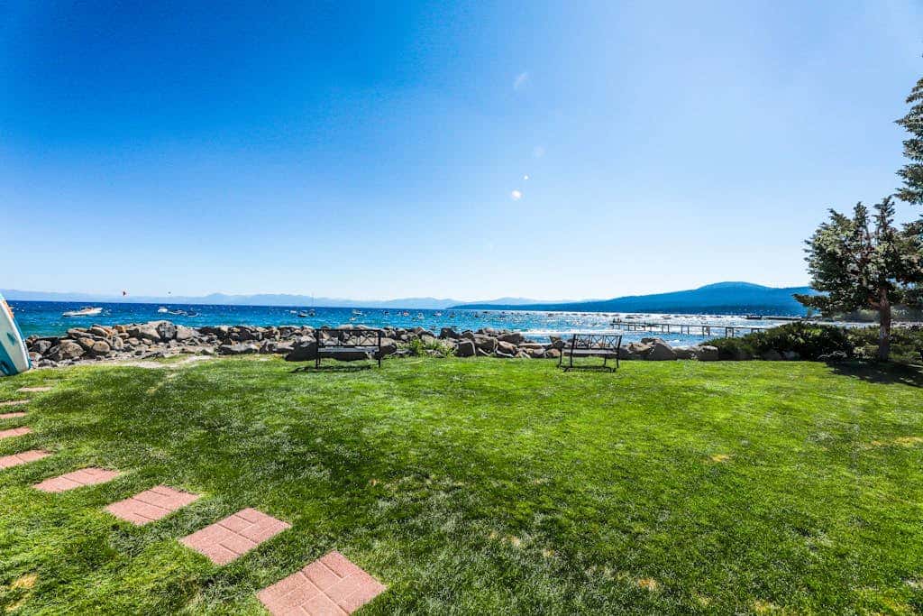 Perfect Lake Retreat W/ Shared Pool, Fast WiFi, Private Patio & Easy Lake Access