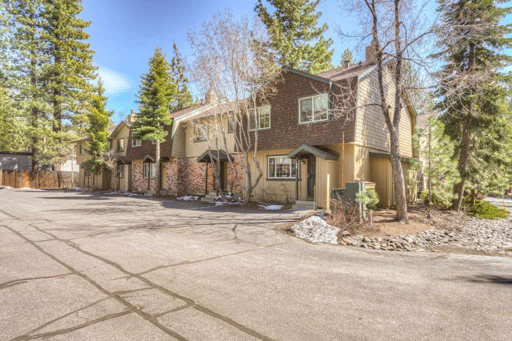 Wonderful year-round escape near skiing & lake with pool, hot tub, & deck