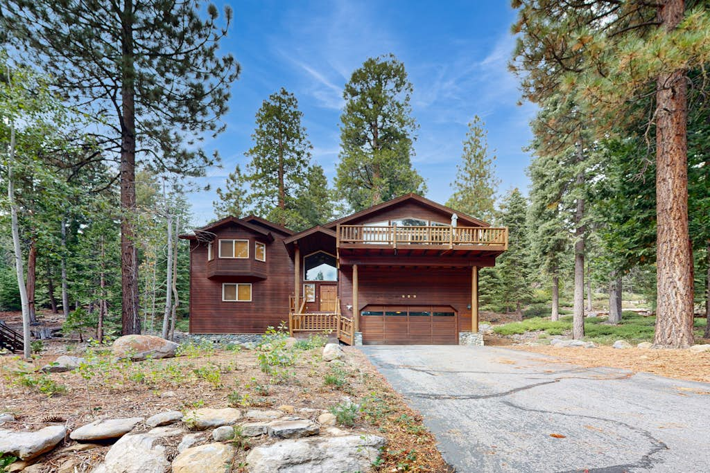 Spacious home with fireplace and two decks with hot tub & bbq grill