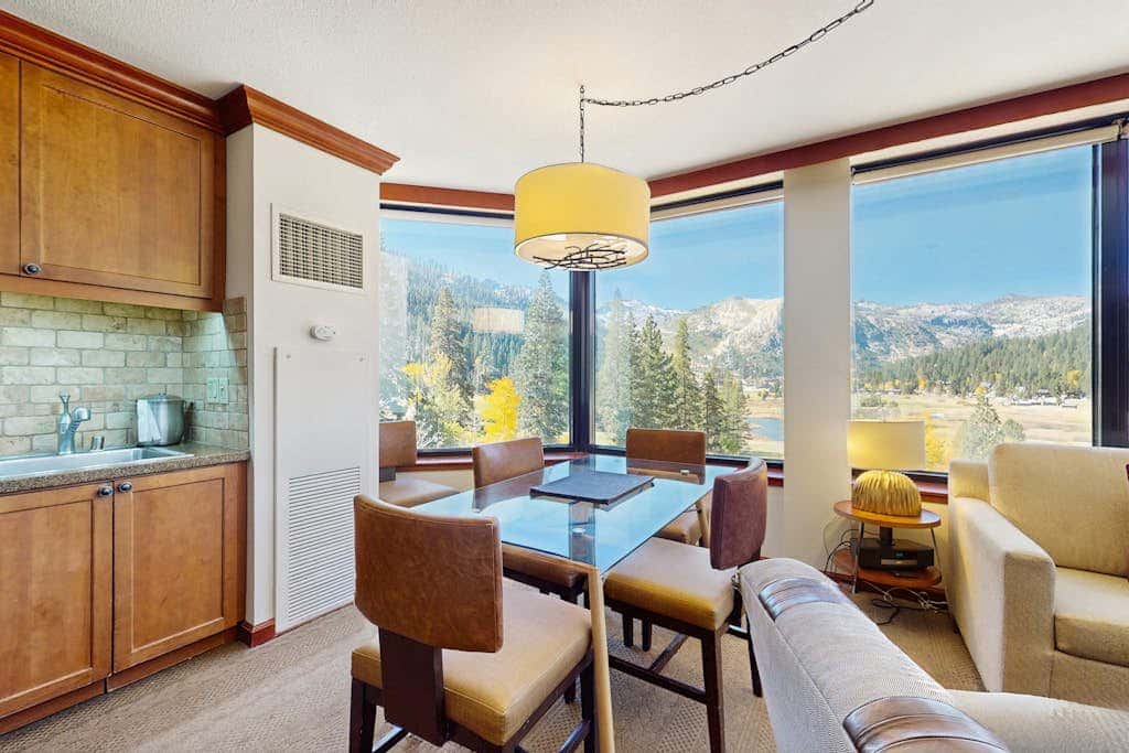 Resort at Squaw Creek corner unit - amazing views, Ski-in-ski-out, on-site pool