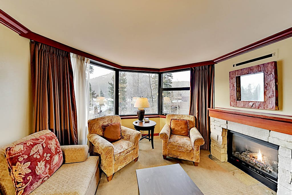 Ski-in-ski-out Everline Resort & Spa - two adjacent units