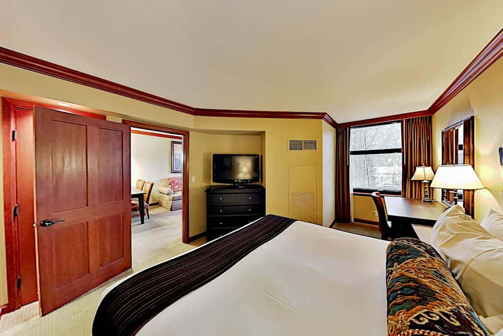 Ski-in-ski-out Everline Resort & Spa - two adjacent units
