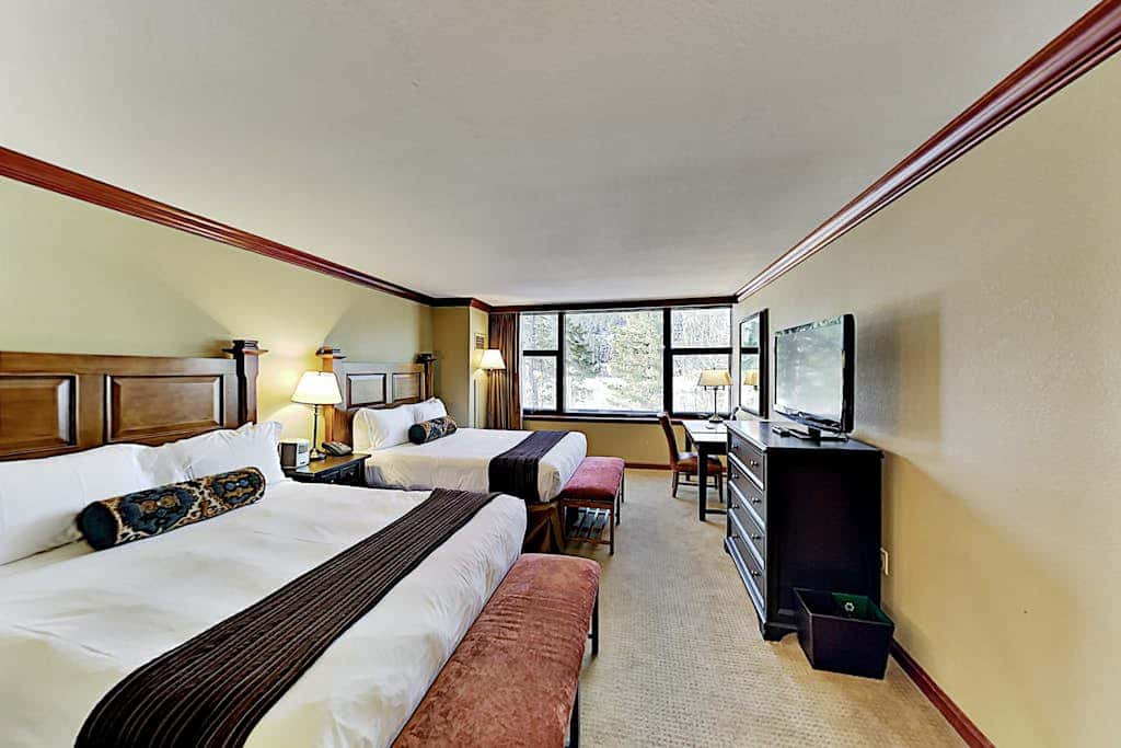 Ski-in-ski-out Everline Resort & Spa - two adjacent units