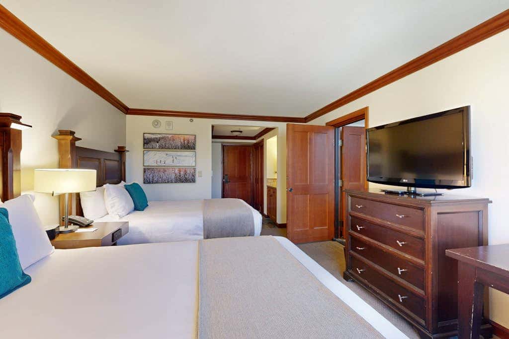 Two units at the Everline Resort & Spa - Ski-in-ski-out, fireplace, pools, & gym