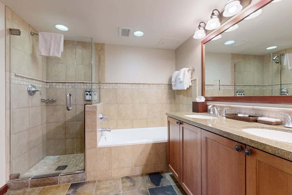 Two units at the Everline Resort & Spa - Ski-in-ski-out, fireplace, pools, & gym