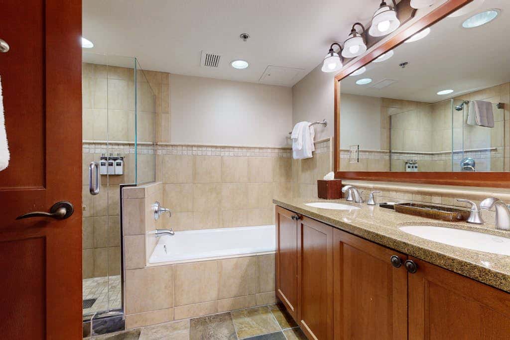 Two units at the Everline Resort & Spa - Ski-in-ski-out, fireplace, pools, & gym