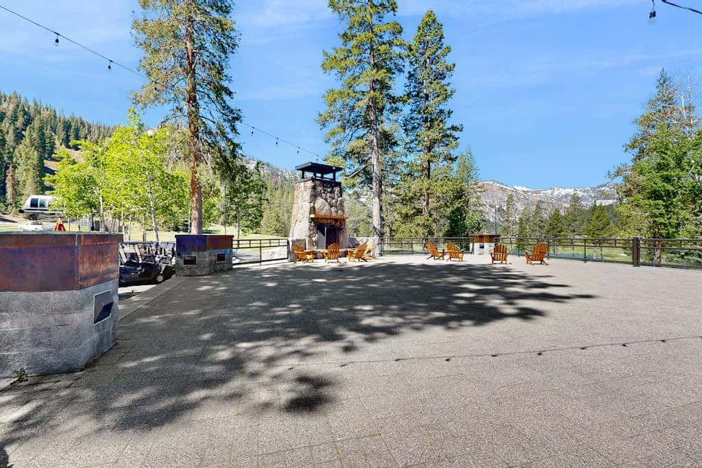 Two units at the Everline Resort & Spa - Ski-in-ski-out, fireplace, pools, & gym