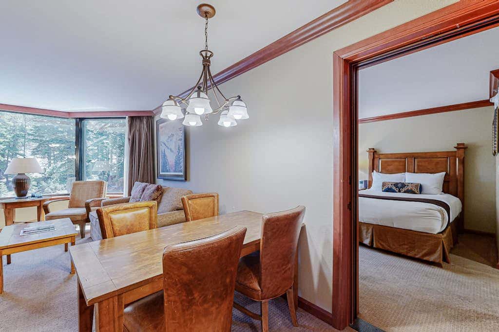 Everline Resort & Spa - two units, Ski-in-ski-out, pools, gym, & ice rink
