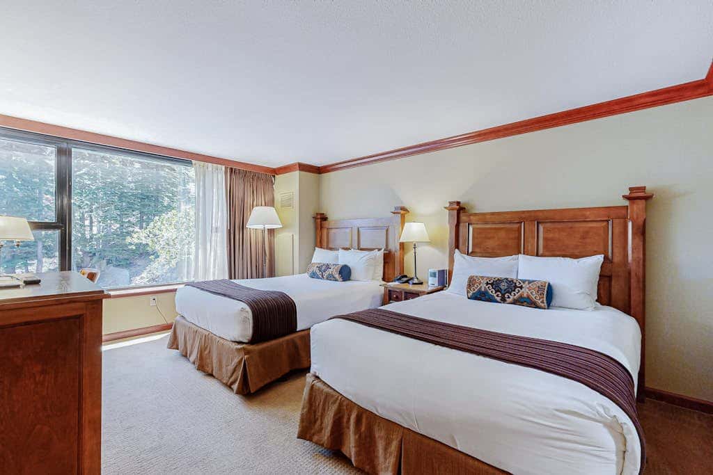 Everline Resort & Spa - two units, Ski-in-ski-out, pools, gym, & ice rink