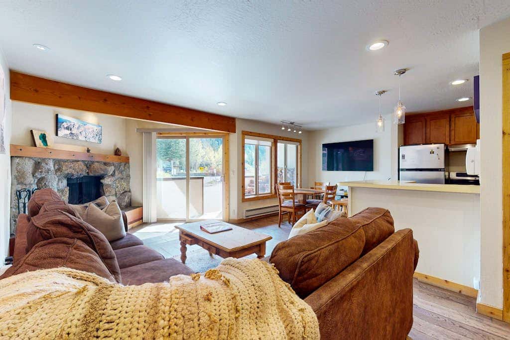 Cozy Condo with Wood Fireplace, Mountain Views- Walk to Lifts