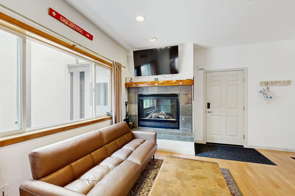 Condo Near Ski Resorts with Fireplace, Pool, Spa, Sauna, washer&dryer