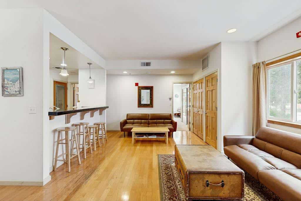 Olympic Pines Lodge