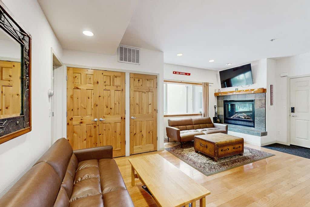 Olympic Pines Lodge