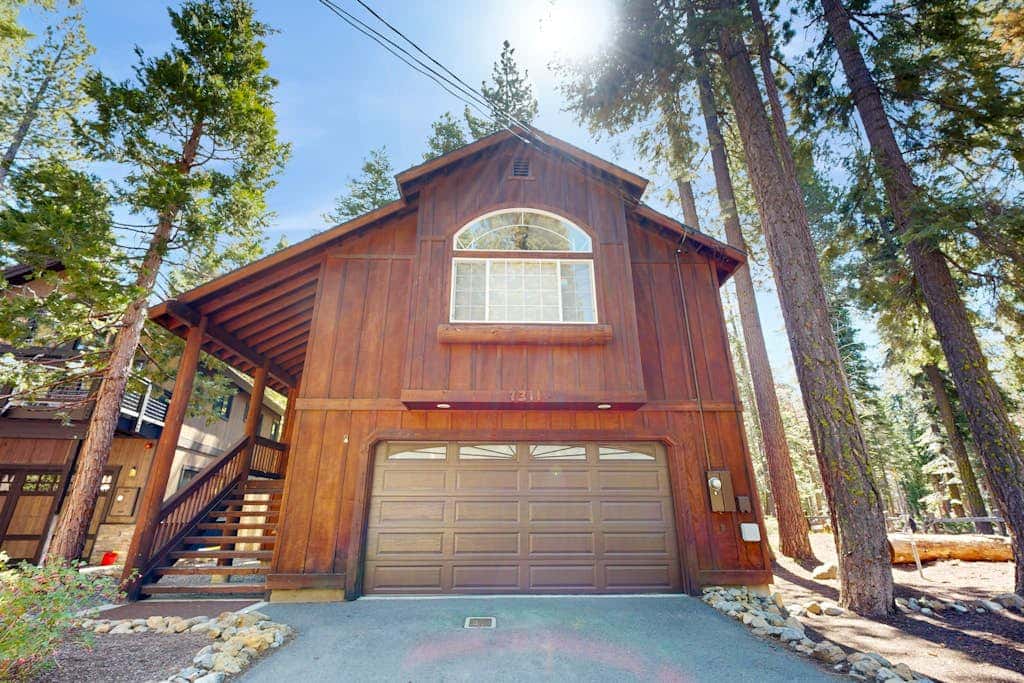 Sugar Pine Haus with Hot Tub Bordering the State Park