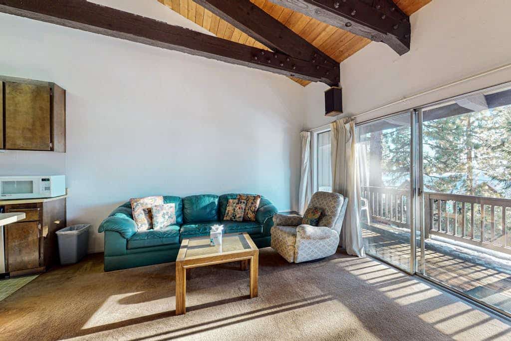 Sunny, Family-Friendly Condo - Near the Lake
