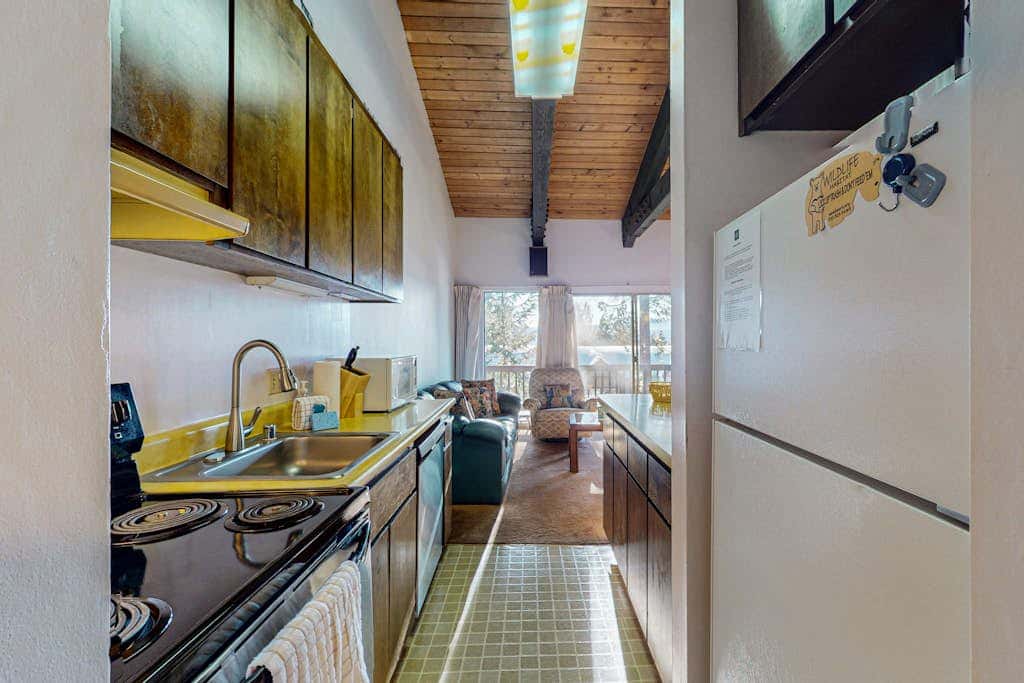 Sunny, Family-Friendly Condo - Near the Lake