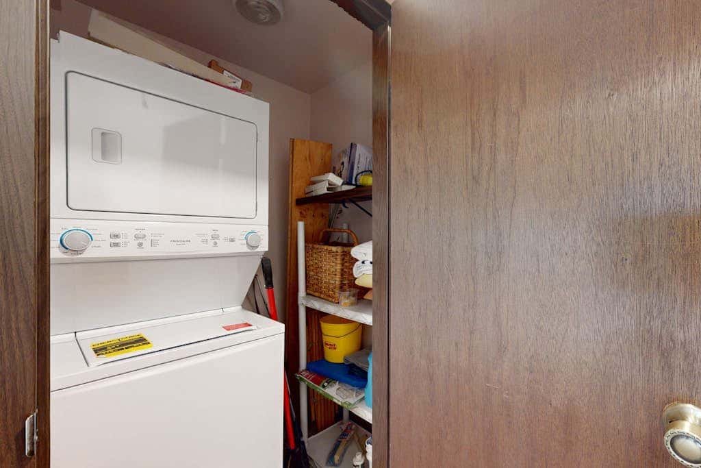 Sunny, Family-Friendly Condo - Near the Lake
