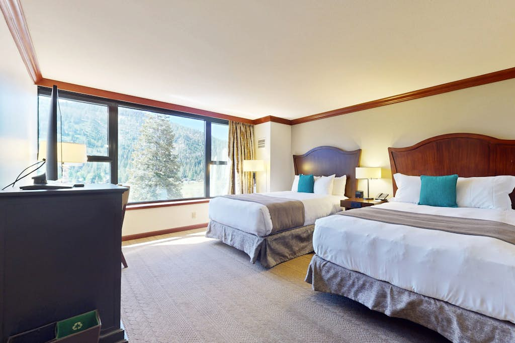 Everline Resort & Spa studio - ski-in/ski-out, pools, hot tub, luxe spa