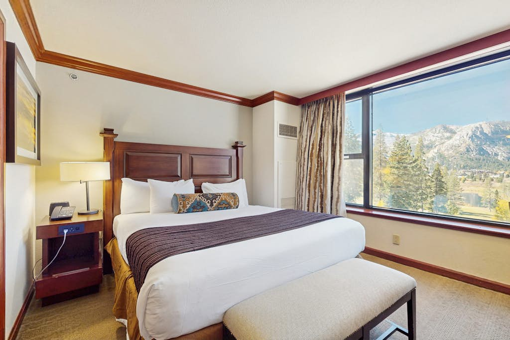 Resort at Squaw Creek gem with amazing views of Squaw Valley, ski-in/ski-out