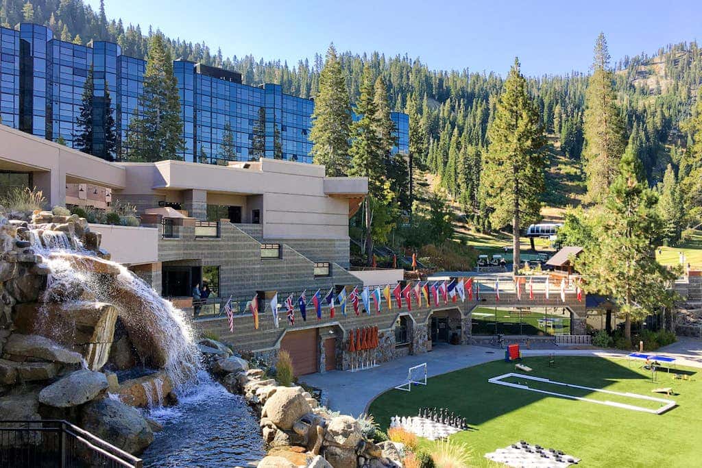 Luxe Ski-in-ski-out King Suite with Fireplace, Resort Pools, Spa & Gym
