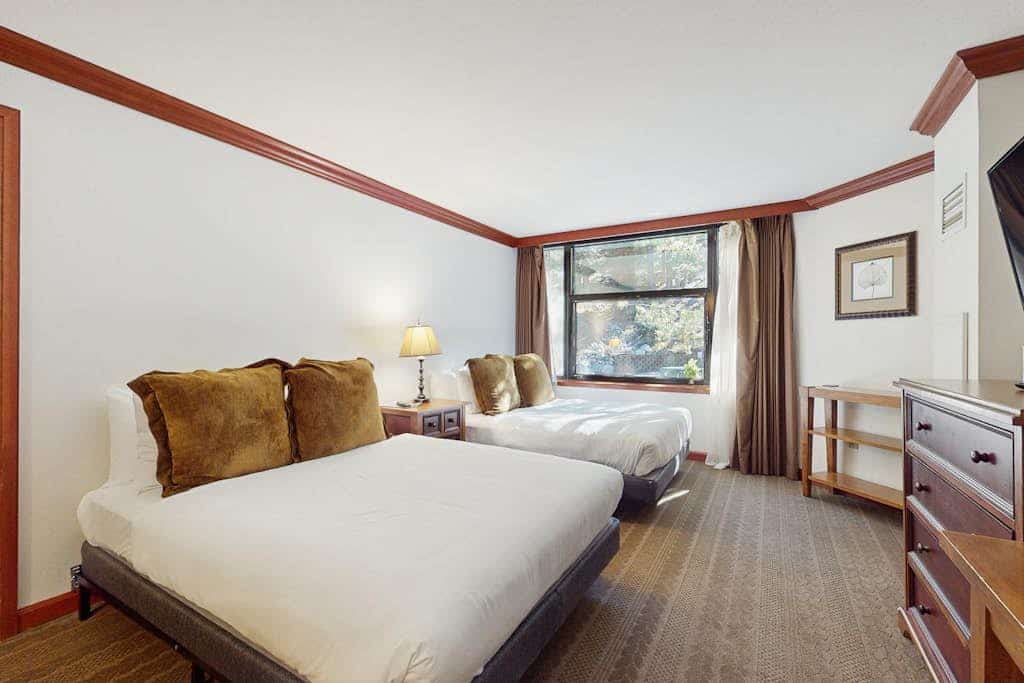 Ski-in/ski-out third-floor studio with free WiFi & access to resort amenities
