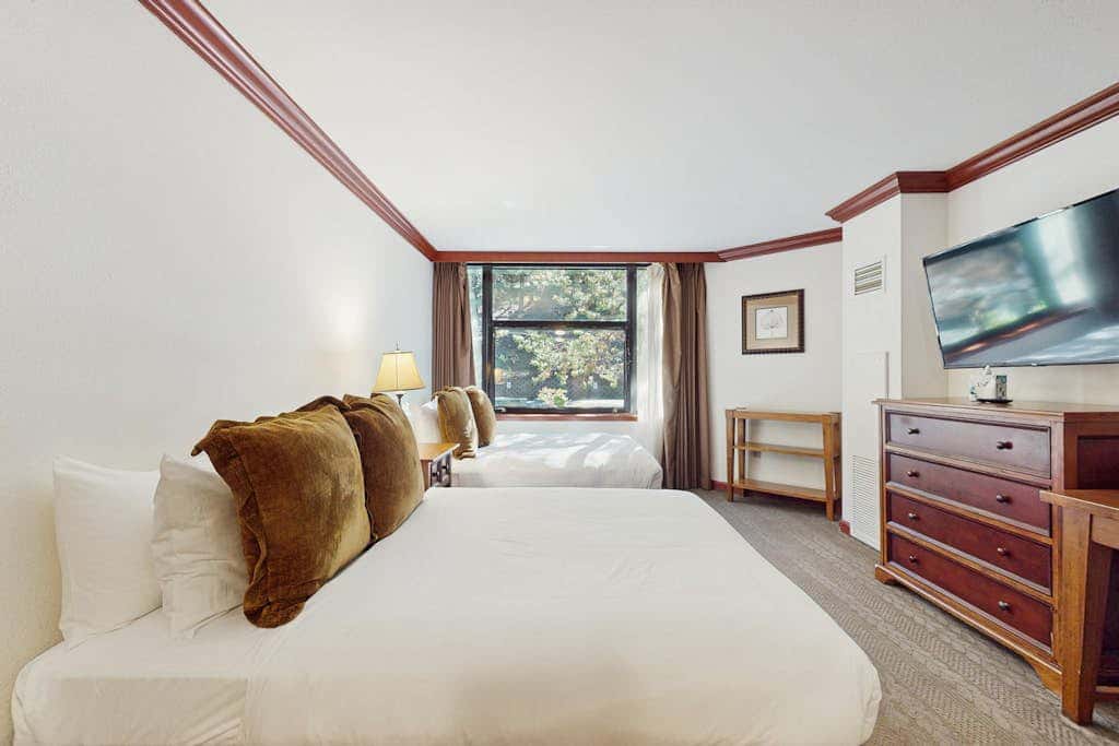 Ski-in/ski-out third-floor studio with free WiFi & access to resort amenities