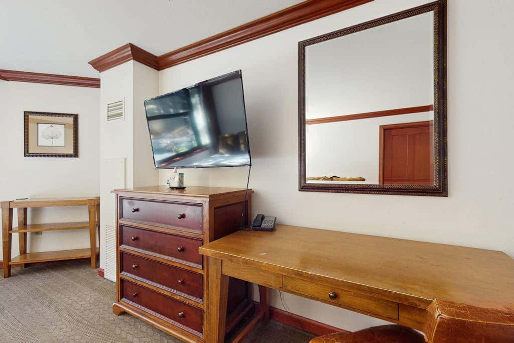 Ski-in/ski-out third-floor studio with free WiFi & access to resort amenities