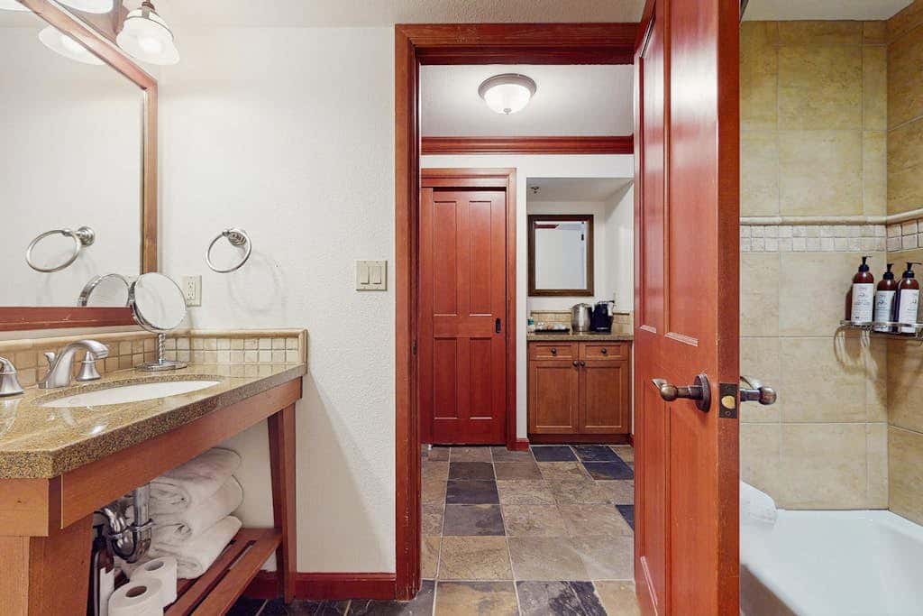 Ski-in/ski-out third-floor studio with free WiFi & access to resort amenities