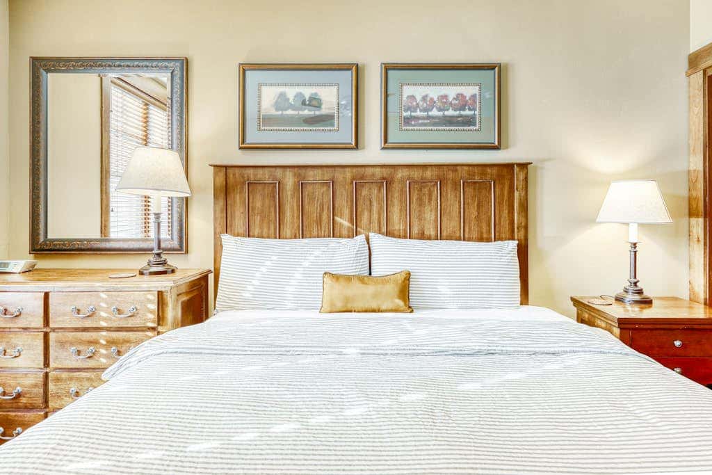 Ideal Mountain Getaway Near the Lifts with Private Balcony, Free WiFi & Fireplace