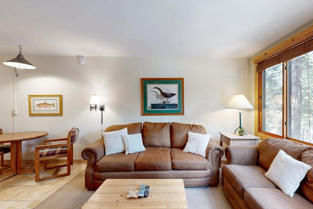 Ski Trails Condo - Pool & Hot Tub, 200' to Slopes - Near Restaurants & Shops