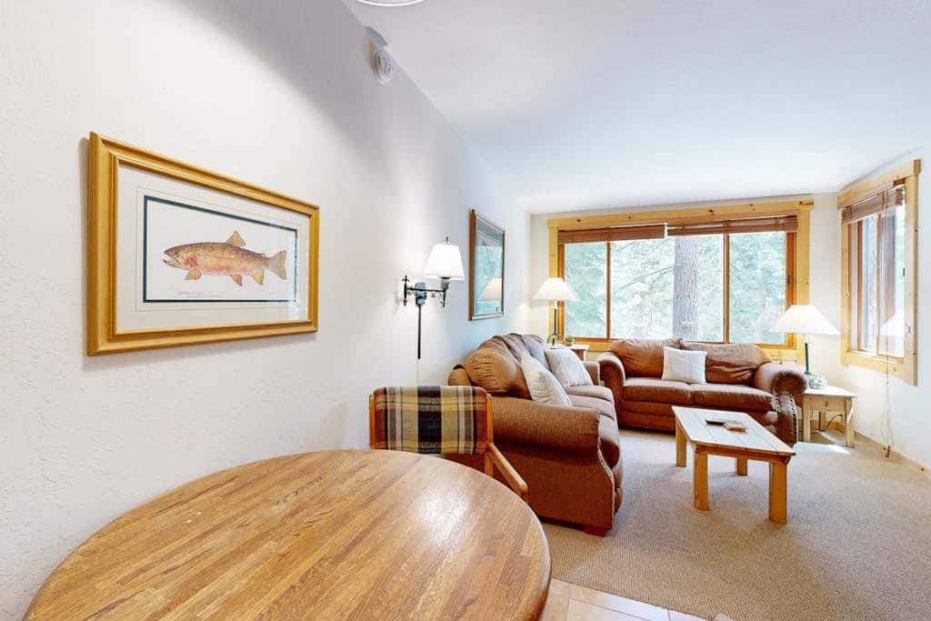Ski Trails Condo - Pool & Hot Tub, 200' to Slopes - Near Restaurants & Shops