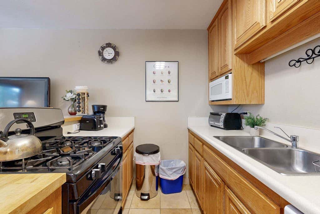 Ski Trails Condo - Pool & Hot Tub, 200' to Slopes - Near Restaurants & Shops