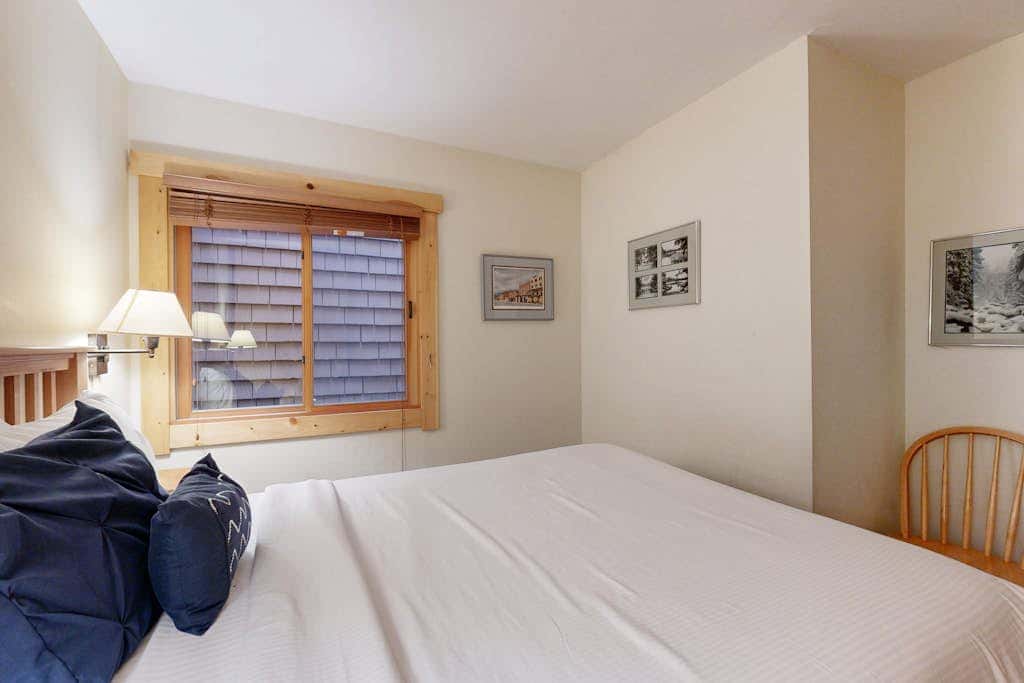 Ski Trails Condo - Pool & Hot Tub, 200' to Slopes - Near Restaurants & Shops