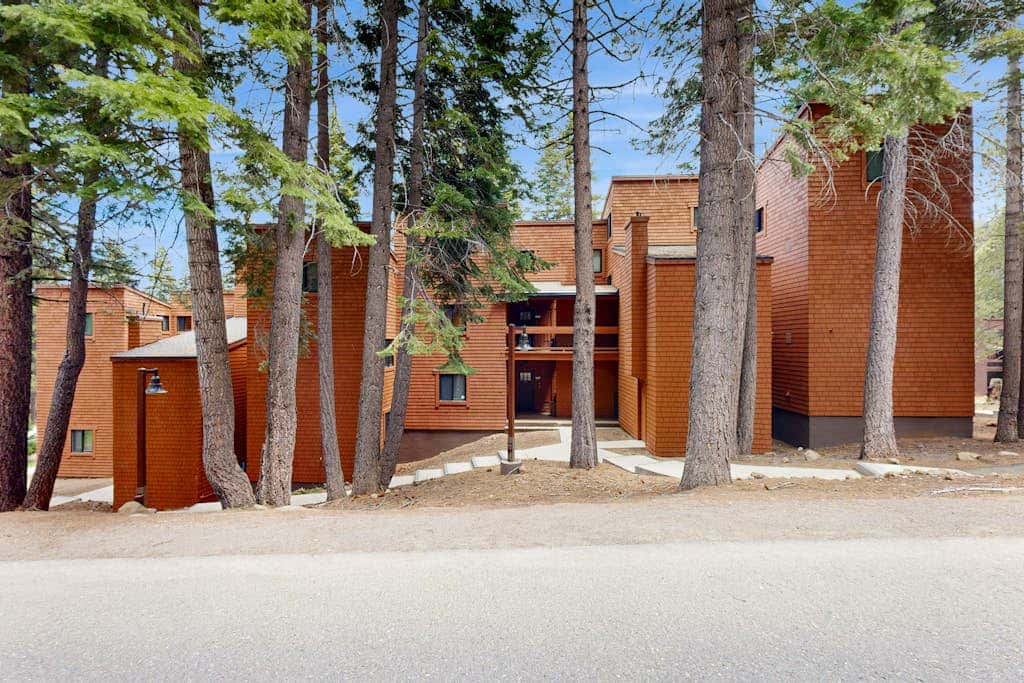 Ski Trails Condo - Pool & Hot Tub, 200' to Slopes - Near Restaurants & Shops