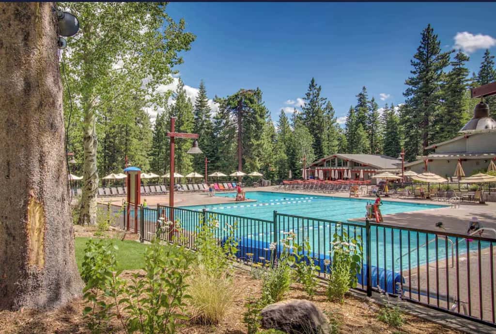 Ski Trails Condo - Pool & Hot Tub, 200' to Slopes - Near Restaurants & Shops