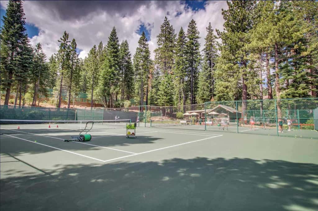 Ski Trails Condo - Pool & Hot Tub, 200' to Slopes - Near Restaurants & Shops