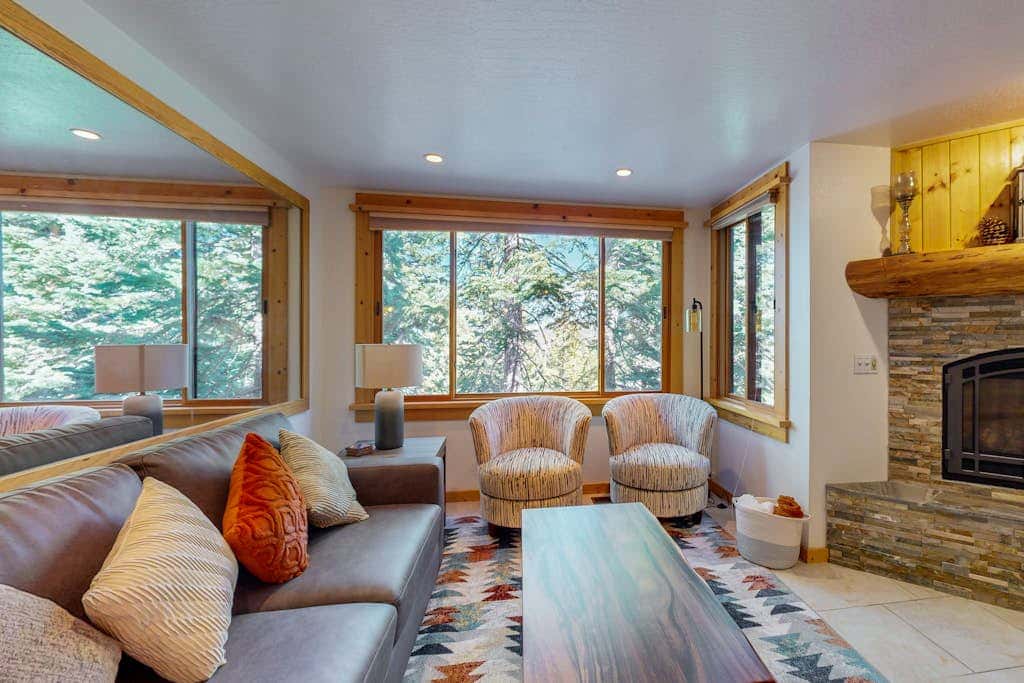 Remodeled Ski-In - Ski-Out Coyote Fork Retreat with Pools & Hot Tubs