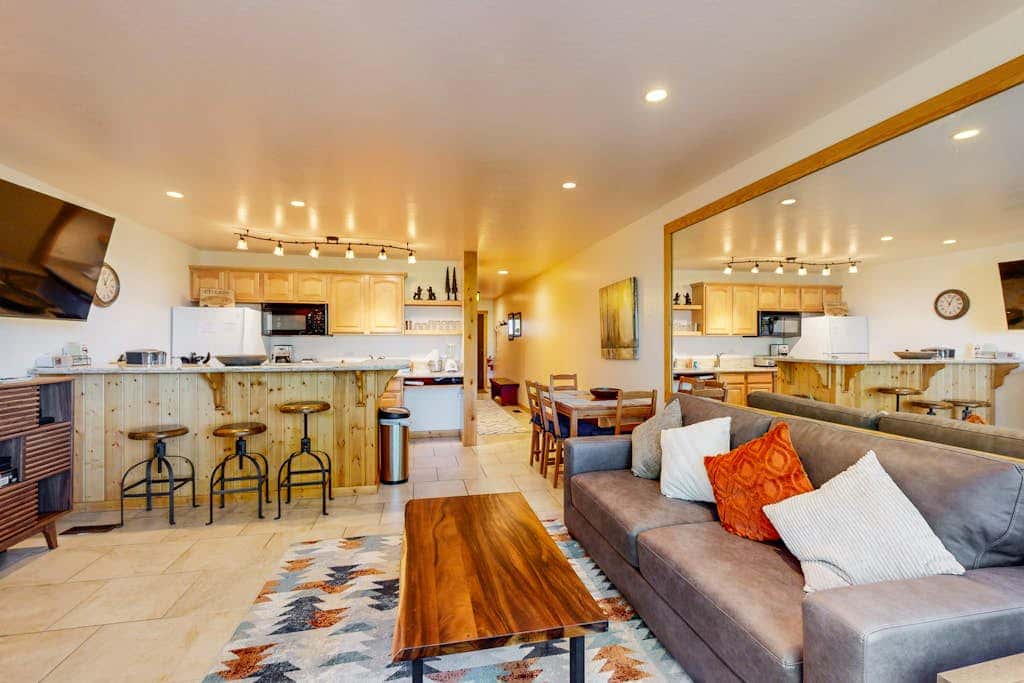 Remodeled Ski-In - Ski-Out Coyote Fork Retreat with Pools & Hot Tubs
