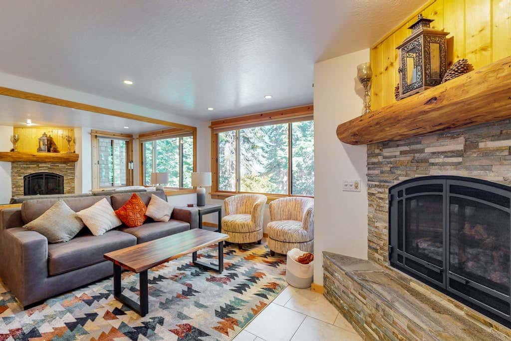 Remodeled Ski-In - Ski-Out Coyote Fork Retreat with Pools & Hot Tubs