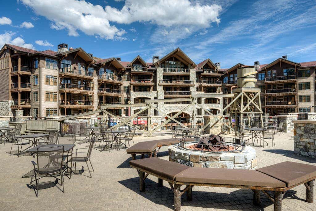 Remodeled Ski-In - Ski-Out Coyote Fork Retreat with Pools & Hot Tubs