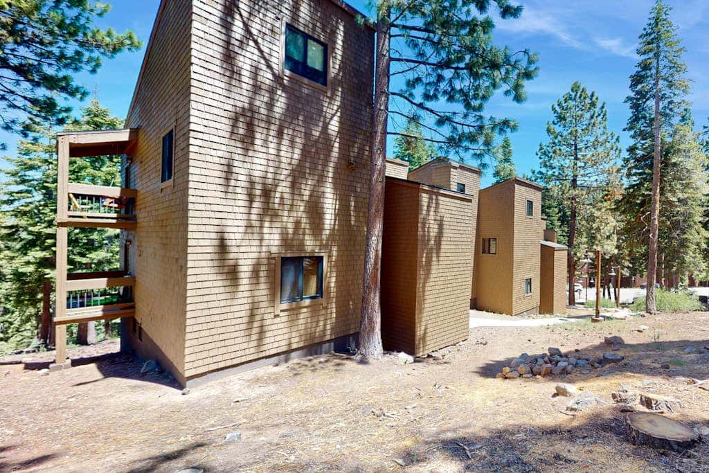 Remodeled Ski-In - Ski-Out Coyote Fork Retreat with Pools & Hot Tubs