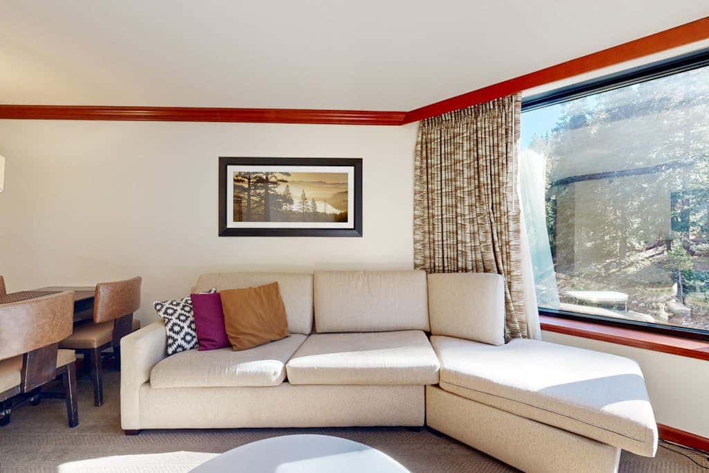 Ski-in-ski-out condo in the Everline Resort & Spa - pools, hot tubs, & gym