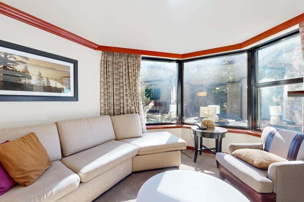 Ski-in-ski-out condo in the Everline Resort & Spa - pools, hot tubs, & gym