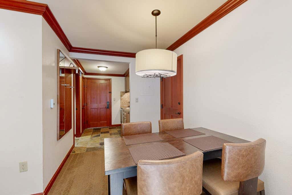 Ski-in-ski-out condo in the Everline Resort & Spa - pools, hot tubs, & gym