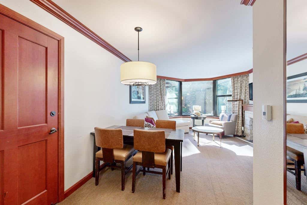 Ski-in-ski-out condo in the Everline Resort & Spa - pools, hot tubs, & gym