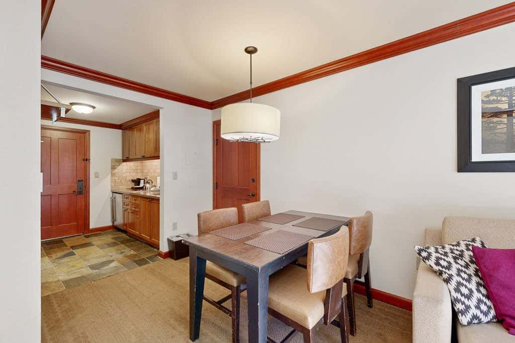 Ski-in-ski-out condo in the Everline Resort & Spa - pools, hot tubs, & gym