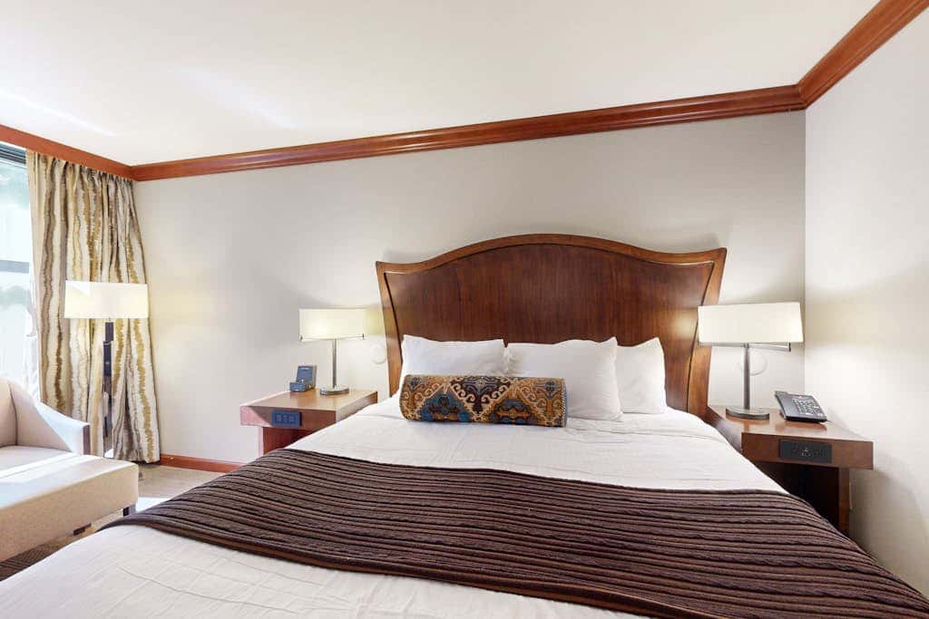 Ski-in-ski-out condo in the Everline Resort & Spa - pools, hot tubs, & gym