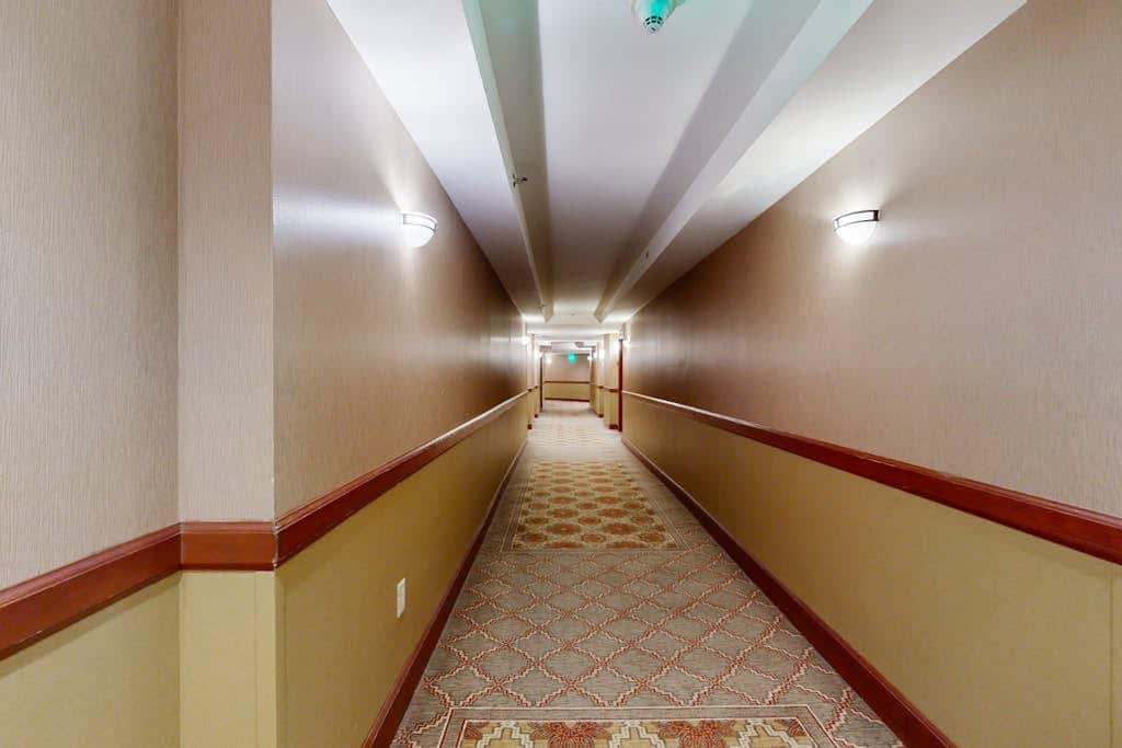Ski-in-ski-out condo in the Everline Resort & Spa - pools, hot tubs, & gym