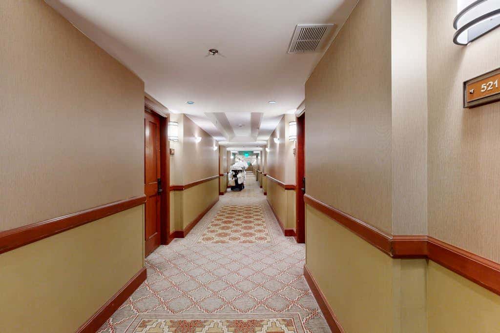 Ski-in-ski-out condo in the Everline Resort & Spa - pools, hot tubs, & gym